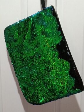 Green Reversible Sequin Wristlet Clutch